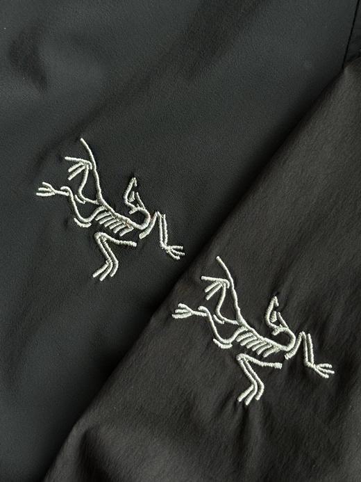 点此购买 始祖鸟Arcteryx Squamish男女款防晒轻薄连帽夹克 LL 319521 商品图8