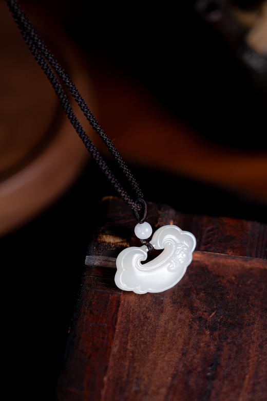 【中国玉雕大师魏玉忠大师亲研】 天然玉石和田玉项链 温润滋泽细致光滑 双证可查 商品图5