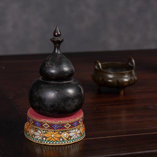 清	紫檀葫芦形香盒摆件 商品图3