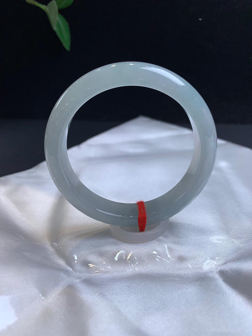 620028，53.5冰晴底正圈手镯，整条带底色，冰润干净 商品图3