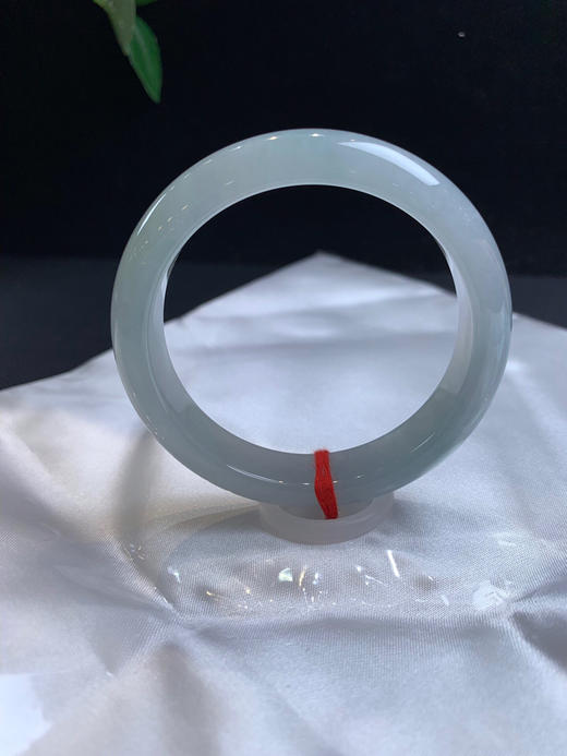 620028，53.5冰晴底正圈手镯，整条带底色，冰润干净 商品图4