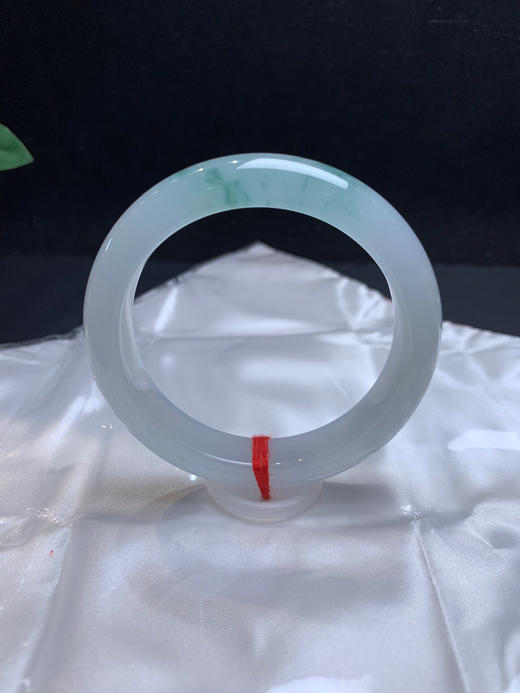 620032，56.3冰飘花手镯，条形好，清新冰润，飘一节清新淡雅的花色 商品图0