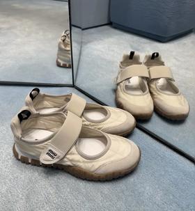 重磅推荐  缪Tyre轮胎底玛丽珍  休闲运动风  魔术贴休闲鞋  橡胶星星大底