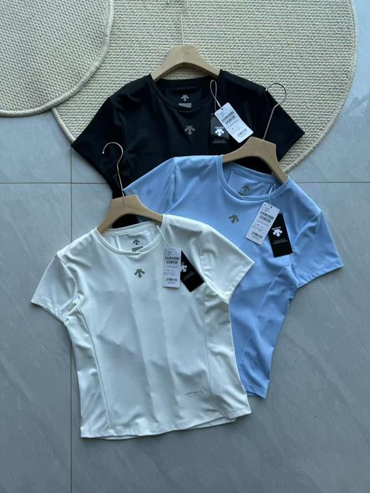 点此购买 迪桑特夏季箭头女士速干短袖T恤 BK 319532 商品图0