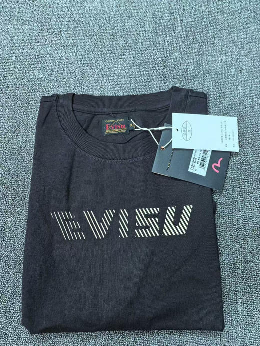 原单正品 EVISU男款T恤 印花纯棉圆领潮流时尚休闲百搭短袖 上身舒适 100%全棉
产地 柬埔寨 尺码 M/16   L/8 XL/39 商品图2