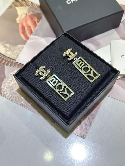 CHANEL boy 带钻 耳钉 商品图0