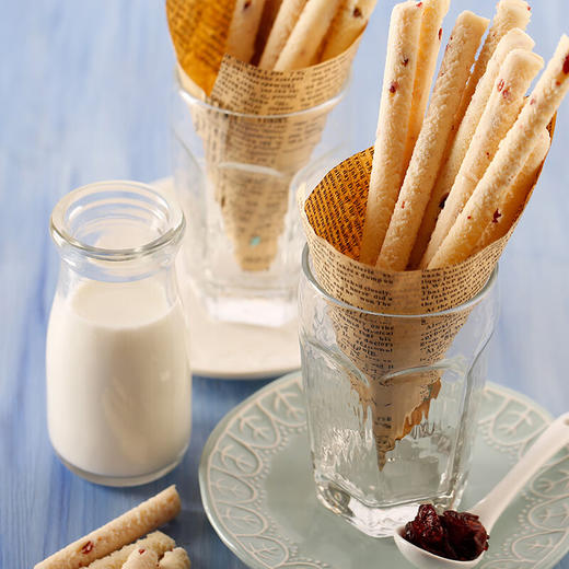 【分仓直发包邮】科尔沁缤纷礼852g（科尔沁卤香牛肉五香味52g*1+科尔沁灯影牛肉丝五香味100g*1+科尔沁牛板筋麻辣味100g*1+科尔沁奶豆原味100g*3+科尔沁奶棒蔓越莓果粒型100g*3 商品图4