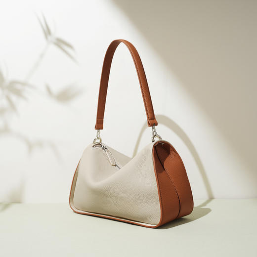 【预售3天】2025新款小众高级感单肩包通勤简约时尚感斜挎包XA2009 商品图1