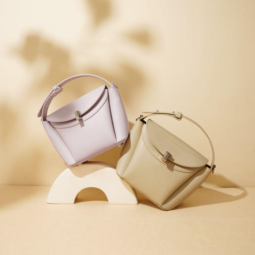 【预售3天】2025新款枕头包女斜挎包手提包女高级感轻奢马卡龙色粽子包F9724 商品图0