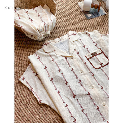 可人儿小众设计师新款泡泡绵女士睡衣夏季短袖可外出家居服三件套 商品图3