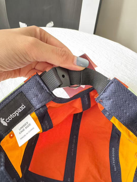 原单正品 Cotopaxi|美洲羊驼拼色速干帽 日本东京旗舰店有售！快干防水，头围可调尺寸-帽檐长7cm/帽围可调节~
蓝色/紫色
飞机盒+原版密封袋包装
代购900 商品图5