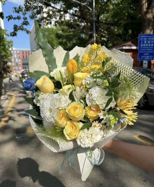 「花色系」玫瑰跳舞兰等混搭花束 商品图1