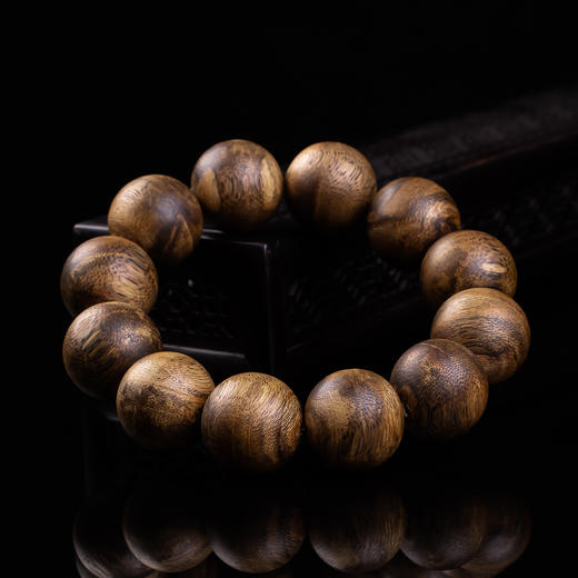 xy0343沉香20mm大素串单圈手串 商品图4