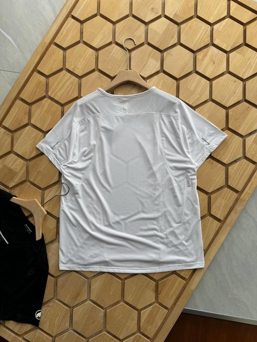 点此购买 猛犸象夏季男子运动跑步健身训练速干短袖T恤 LL 319446 商品图2