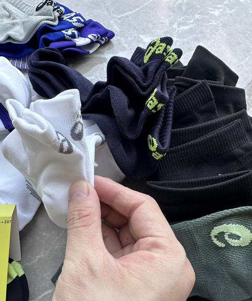 全新正品Asics出口日本全速干男士短袜船袜
全速干+手工对目+腰头提花 均码适合40-44

特价💰69八双包邮，颜色随机

猫店正常30+一双 商品图4