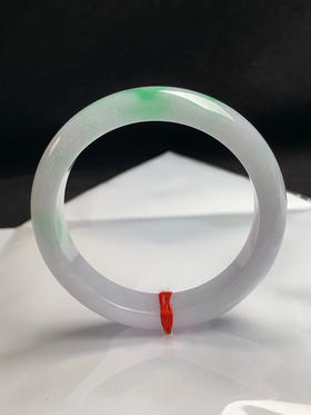 620035，54.7圈口，飘绿正圈平安镯，白底飘绿，整体清爽