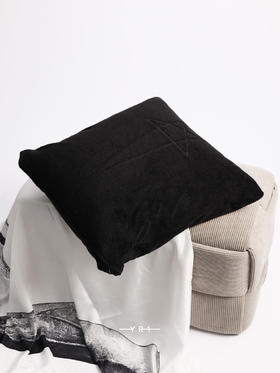 Rick Owens | 黑色沙滩抱枕