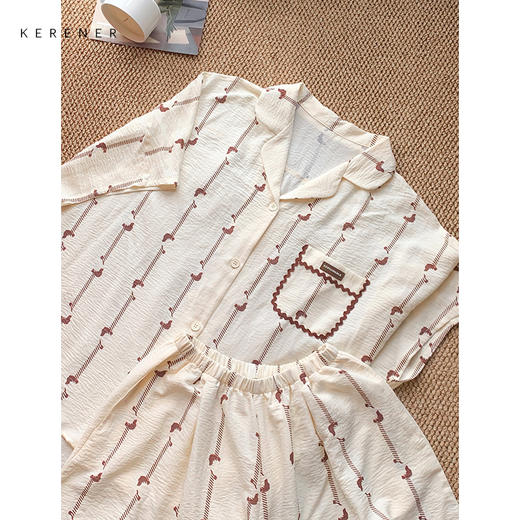 可人儿小众设计师新款泡泡绵女士睡衣夏季短袖可外出家居服三件套 商品图2