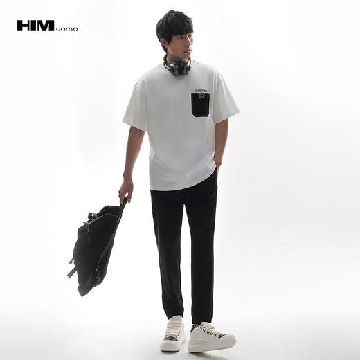 HIM漢崇  舒适松紧腰束脚裤男设计感简约压花后袋休闲裤 2026春季 商品图1