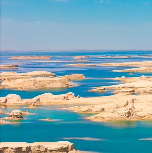 青甘大环线7天 2-8人小团 随车配备无人机+沙漠露营 打卡青海湖/茶卡盐湖/察尔汗盐湖/翡翠湖/黑独山/敦煌莫高窟/月牙泉/张掖/祁连大草原 商品图3