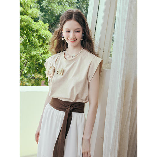 两三事 花蕾诗笺 2025夏季新款小清新立体花朵飞飞袖棉质t恤女 商品图2