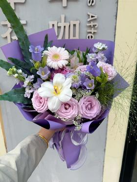 「绝绝紫」郁金香玫瑰风铃等混搭花束