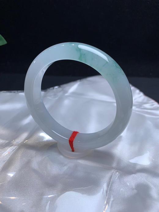 620032，56.3冰飘花手镯，条形好，清新冰润，飘一节清新淡雅的花色 商品图2