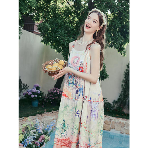 两三事汐光梦绘2025夏季新款度假风流苏串珠吊带印花裙宽松连衣裙 商品图1