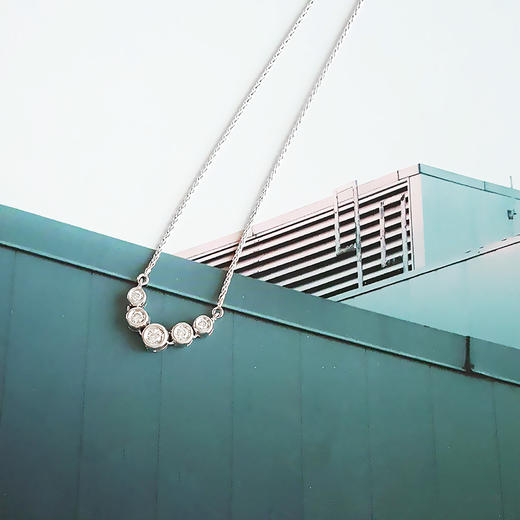 【天然正品】PT900铂金时尚设计款5颗排镶近50分钻石吊坠项链40CM女士现售价：3680！160525NJM33 商品图3