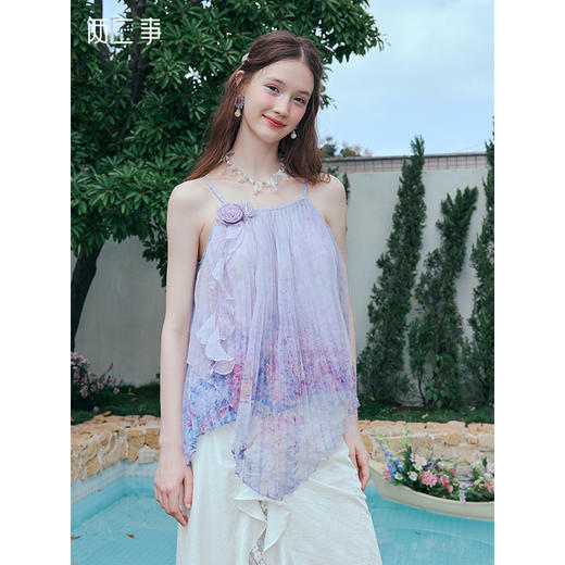 两三事繁花藏夏2025夏新款小清新立体花朵压褶不规则印花吊带衫女 商品图0