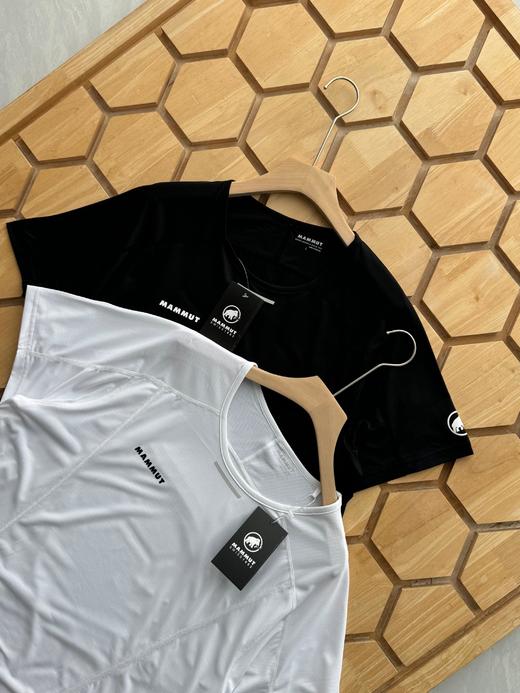 点此购买 猛犸象夏季男子运动跑步健身训练速干短袖T恤 LL 319446 商品图3