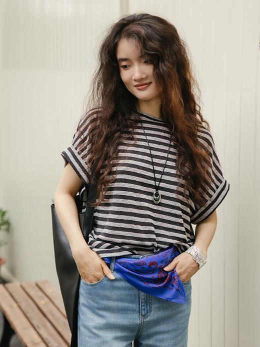 一片式薄款翻边袖撞色条纹上衣FCF2TEE080 商品图11