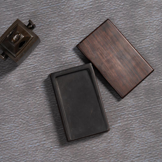 清	敞池方形端砚配红木天地盖座 商品图4