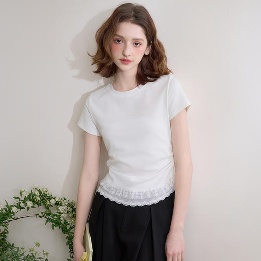 【限时秒杀】西遇圆领短袖t恤女春夏新款短款蕾丝边芭蕾风正肩白色上衣D0050504/D0050734/V0050735 商品图4