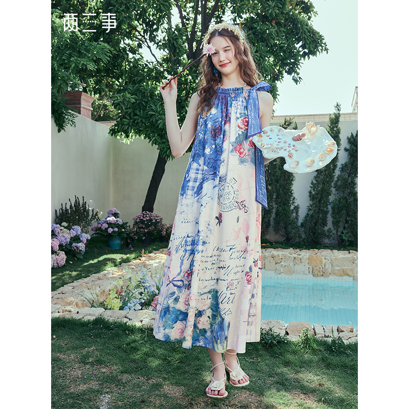 两三事 深海花沫 2025夏季新款度假风绑带领印花无袖背心裙连衣裙