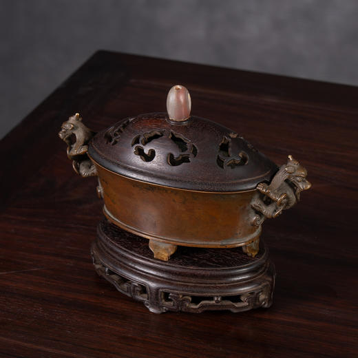 清	铜螭龙耳四足椭圆形香炉（紫檀盖座） 商品图1
