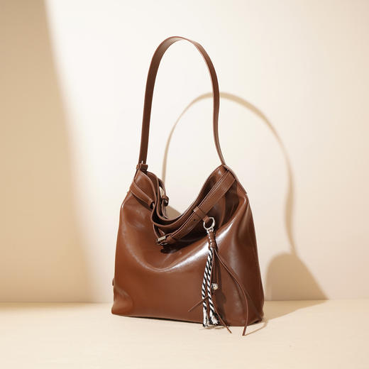 【预售3天】小众高级美拉德多功能斜挎包女式2025年复古单肩包大容量包X9223 商品图0