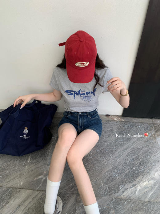 Read Nameless /灰色鲨鱼T 2025/5/24 商品图4