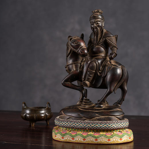 明	黄花梨木雕关公武财神摆件 商品图0