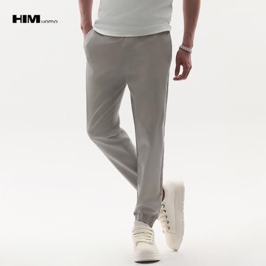 HIM漢崇  舒适松紧腰束脚裤男设计感简约压花后袋休闲裤 2026春季 商品图0