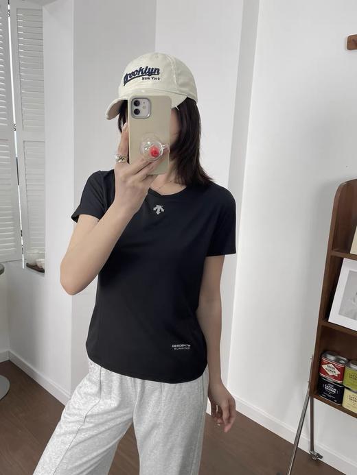 点此购买 迪桑特夏季箭头女士速干短袖T恤 BK 319532 商品图12