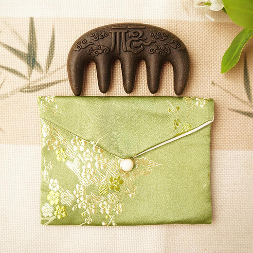 热卖！宫造 祥云纳福·何首乌香梳 按摩头皮 精美礼盒礼袋 商品图6