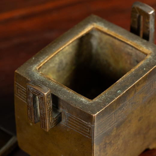 清	铜嵌银丝双耳瑞兽钮香炉 商品图3