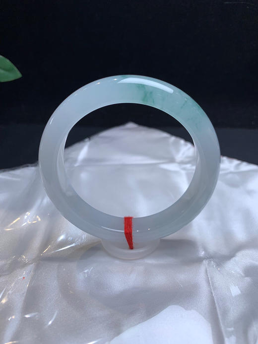 620032，56.3冰飘花手镯，条形好，清新冰润，飘一节清新淡雅的花色 商品图1