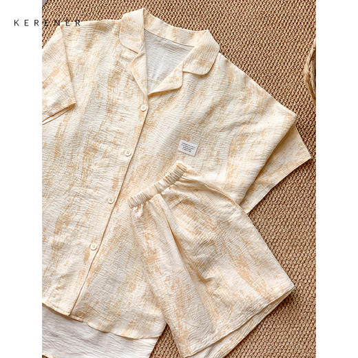 可人儿小众设计师新款泡泡绵女士睡衣夏季短袖可外出家居服三件套 商品图2