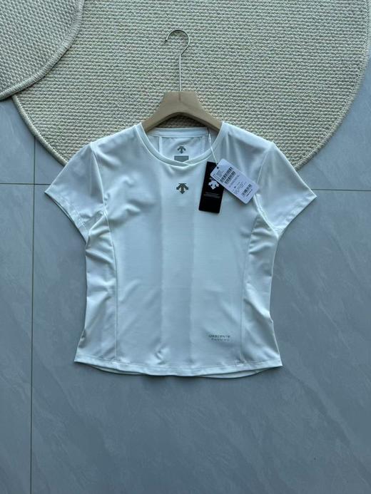 点此购买 迪桑特夏季箭头女士速干短袖T恤 BK 319532 商品图1