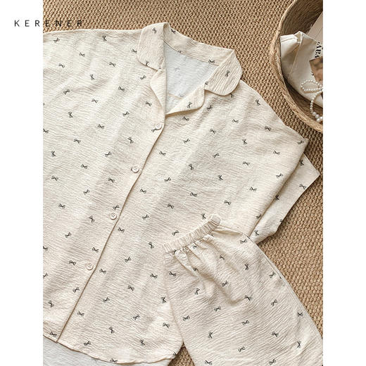 可人儿小众设计师新款泡泡绵女士睡衣夏季短袖可外出家居服三件套 商品图1