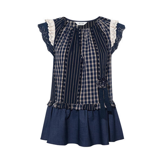 两三事 蓝莓棋局 2025夏季新款森女风蕾丝拼接立体花朵格子背心女 商品图4