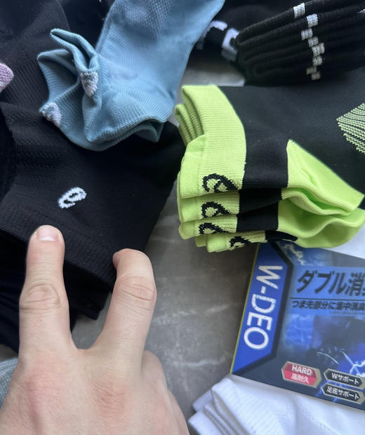 全新正品Asics出口日本全速干男士短袜船袜
全速干+手工对目+腰头提花 均码适合40-44

特价💰69八双包邮，颜色随机

猫店正常30+一双 商品图3