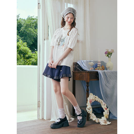 两三事绮帆启航2025夏季新款小清新蕾丝拼接插肩袖印花t恤女宽松 商品图3